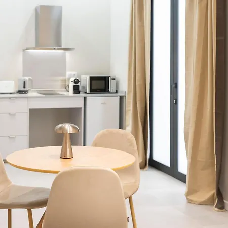 Hotel apartamentowy Vlc Host - Sumsi